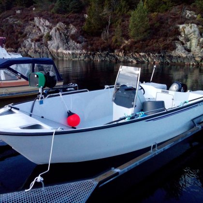 Motorboat 5.9 m